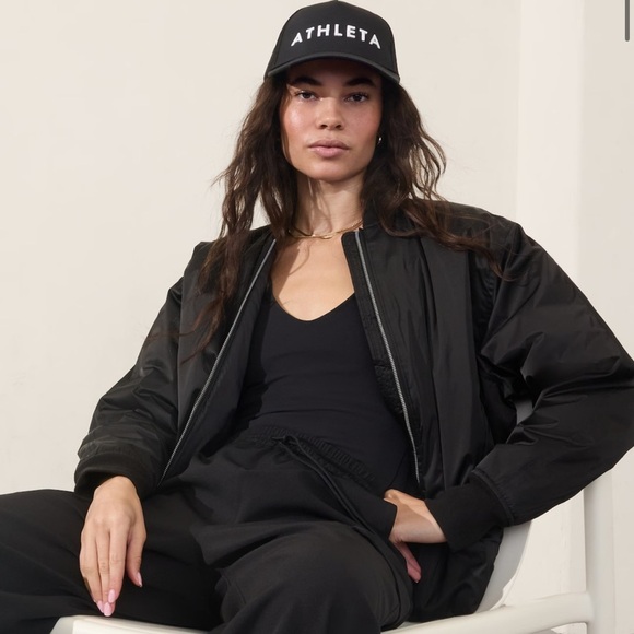 NWT Athleta Icon Black Trucker Hat - Picture 1 of 3